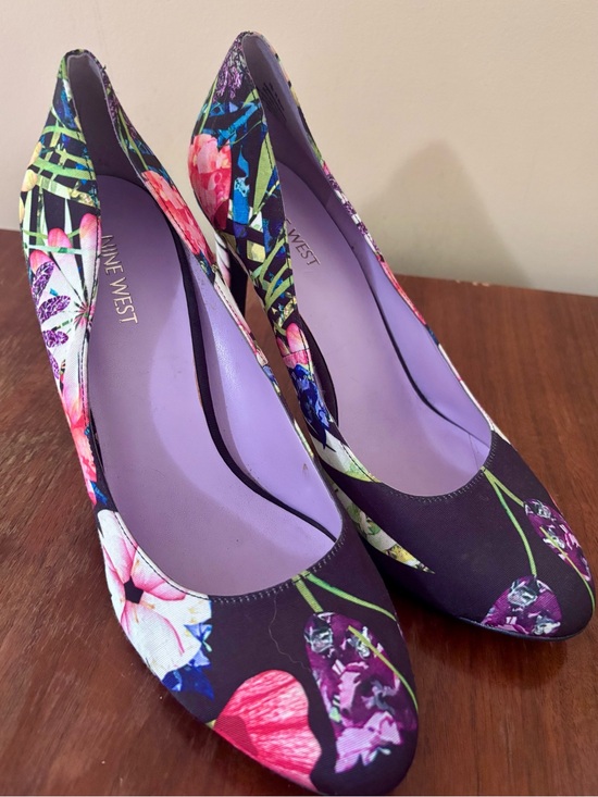 Nine West Shoes - Nine West| Tatiana Black & Purple Floral Print High Heel Satin Pumps Sz 9.5
